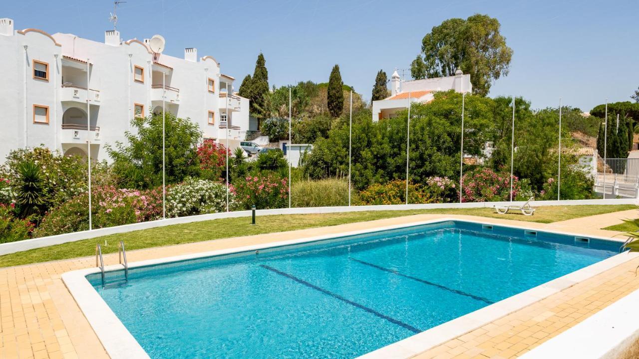 Charming Beachside Apartment W/ Pool By Lovelystay Albufeira Exteriör bild