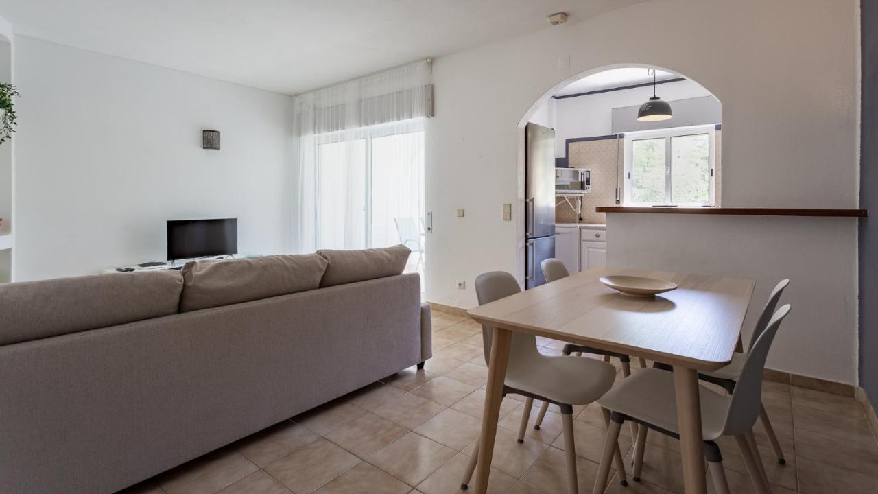 Charming Beachside Apartment W/ Pool By Lovelystay Albufeira Exteriör bild