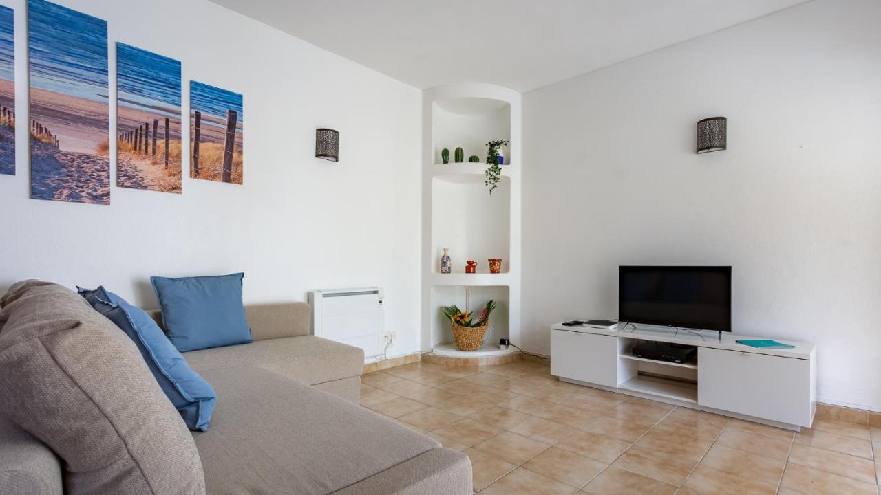 Charming Beachside Apartment W/ Pool By Lovelystay Albufeira Exteriör bild