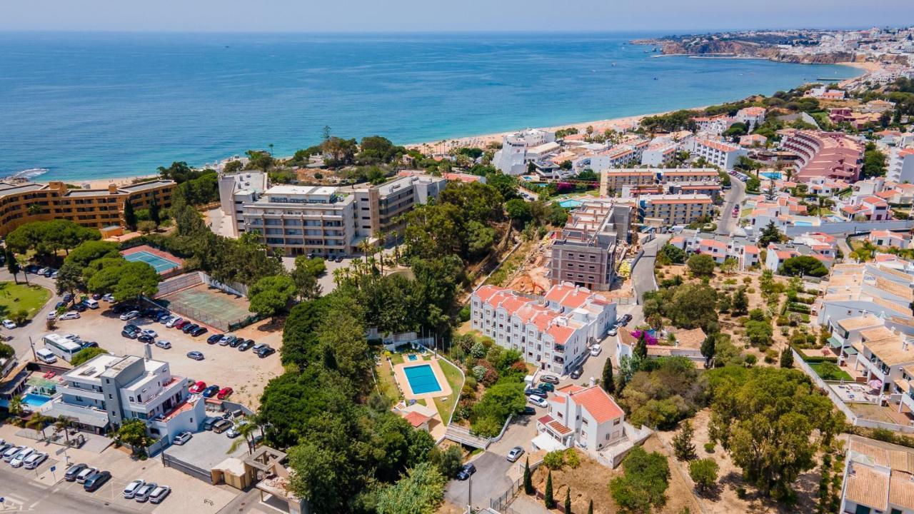 Charming Beachside Apartment W/ Pool By Lovelystay Albufeira Exteriör bild