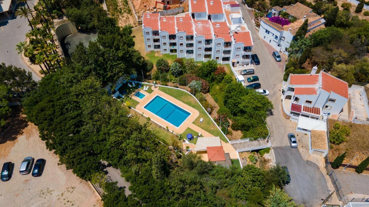Charming Beachside Apartment W/ Pool By Lovelystay Albufeira Exteriör bild